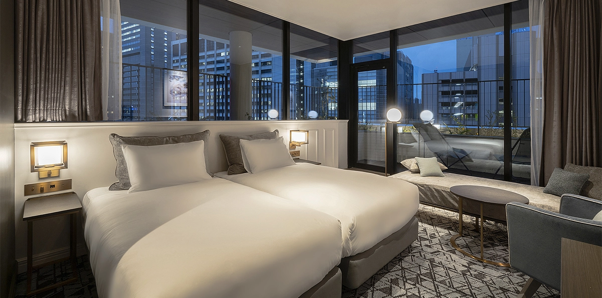 在紀唸日套餐中享受葡萄酒