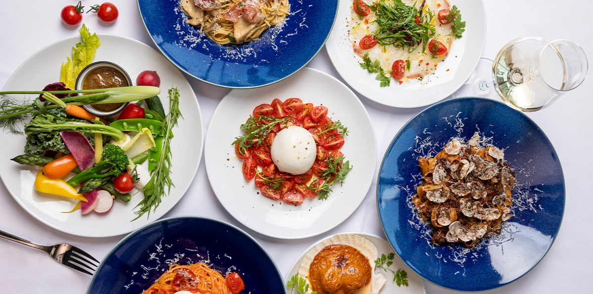 享受夜景的奢華晚餐