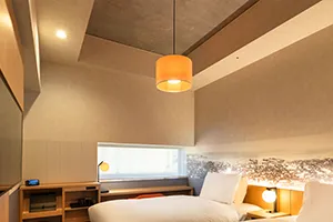 寬敞的客房天花板高度