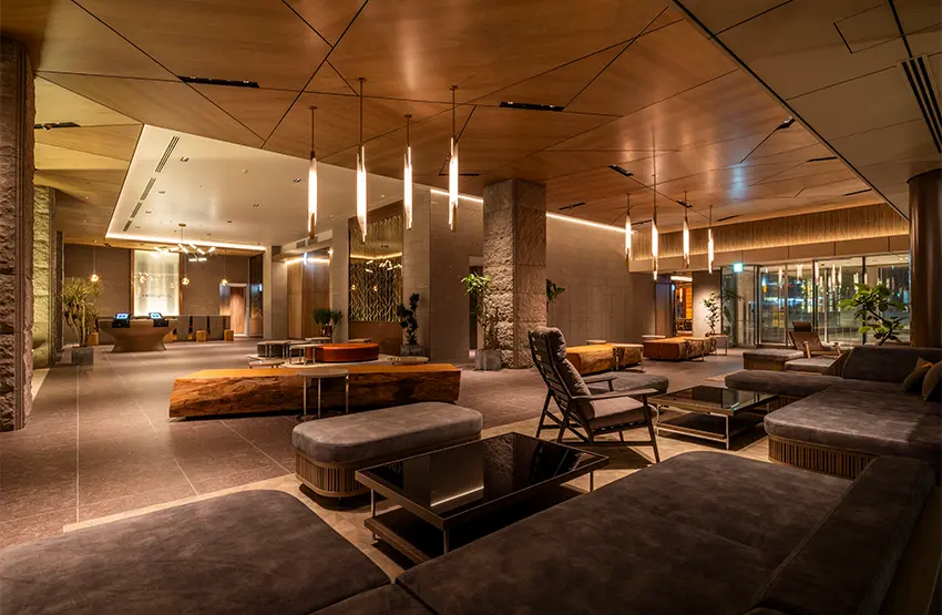 前臺大廳休息室