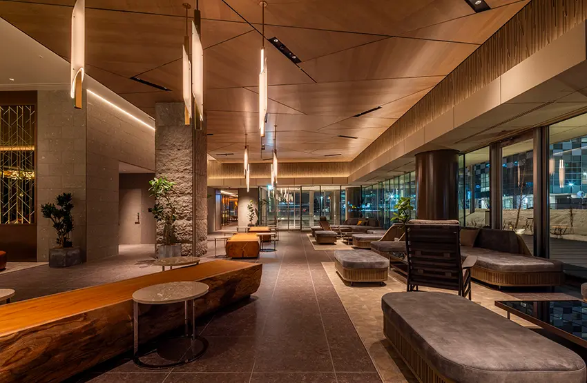 前臺大廳休息室