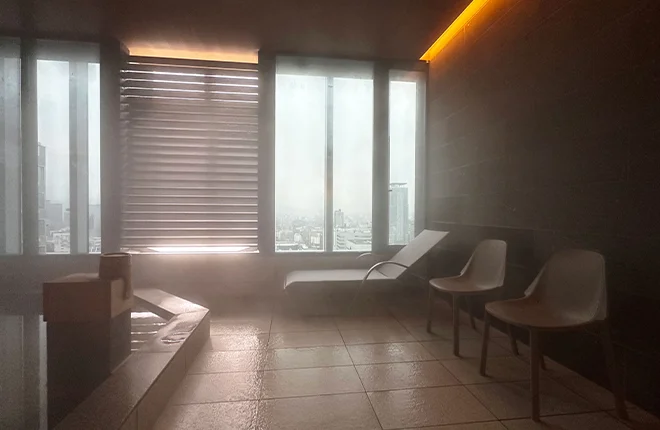 男湯 外気浴スペース