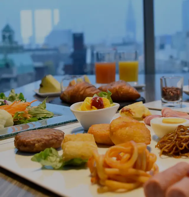 日式西式30種以上可供選擇的自助早餐