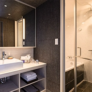 行政雙窗（附浴室和衛生間）