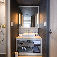 行政雙窗（浴室）